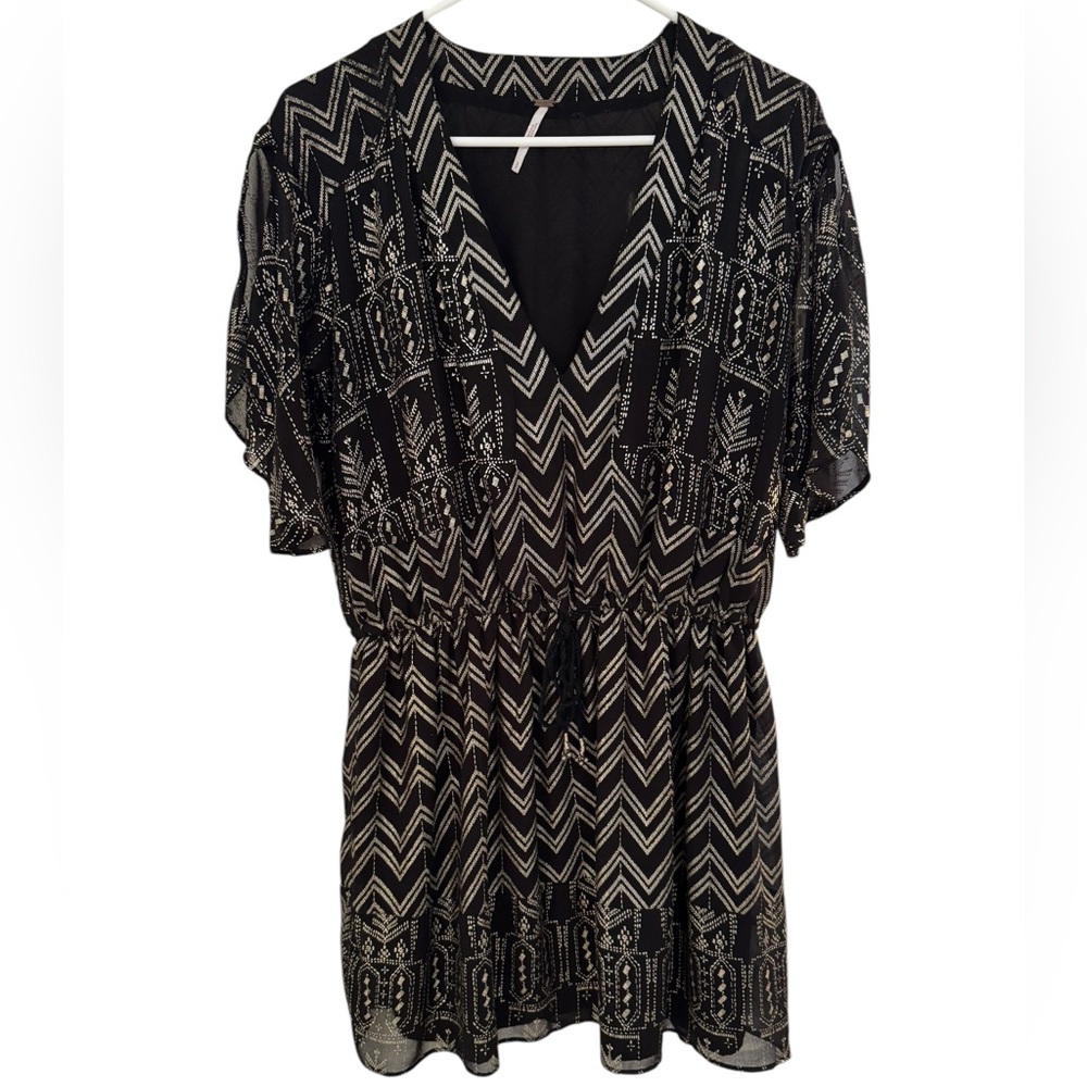 Women’s—Free People Black And Gold Short Split Sleeve V-Neck Dress. Size Small. - Picture 4 of 11